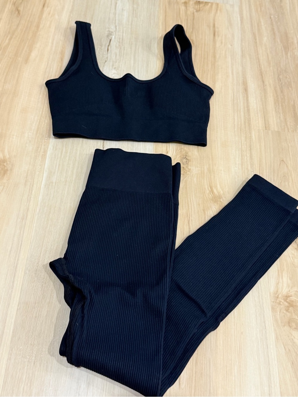 Black Ribbed Seamless Active Set - Crop Tank & Leggings